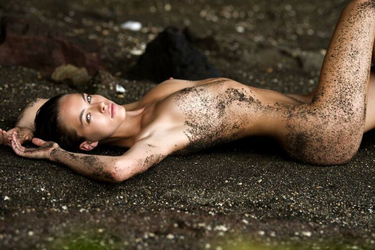 Caroline Kelley Nude - Young Model is Sexy !