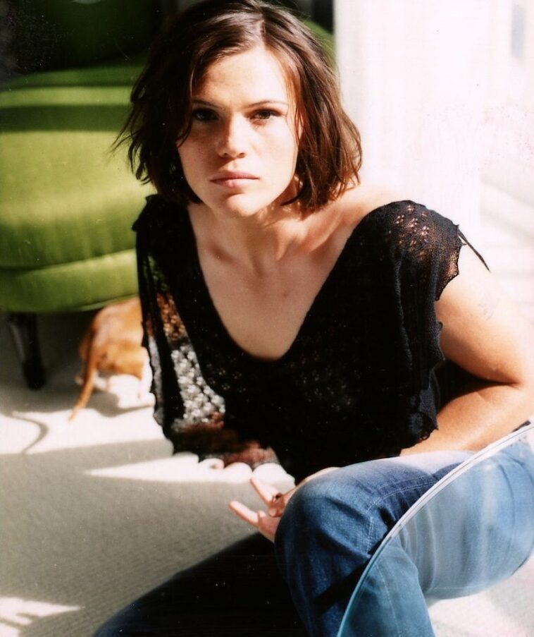 Clea Duvall Nude & Sexy (41 Photos + Lesbian & Forced Sex Scenes)