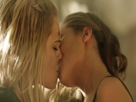 Eliza Taylor & Alycia Debnam-Carey - Lesbian in The 100 (No Music) Sex Scene
