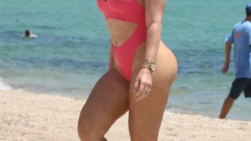 Bianca Elouise Displays Her Curves on the Beach in Miami (54 Photos)