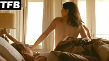 Cobie Smulders Topless - Tru Calling (4 Pics + Video)