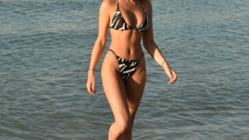 Georgia Harrison Flaunts Her Sexy Bikini Body on the Beach in Mexico (12 Photos)