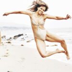 Halle Berry Looks Sexy in a Bikini (3 Photos)