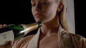 Jaime Pressly Nude Sex Scene In Poison Ivy Movie - FREE VIDEO