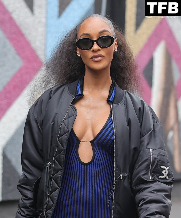 Jourdan Dunn Shows Off Her Sexy Legs and Tits at David Koma Fashion Show (5 Photos)