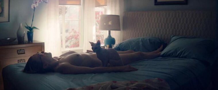 Julianne Moore Naked Scene from 'Gloria Bell'