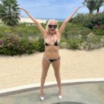 Kristin Chenoweth Flaunts Her Sexy Bikini Body (3 Photos)