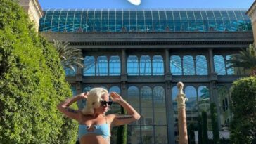 Lady Gaga Shows Off Her Sexy Body (2 Photos)