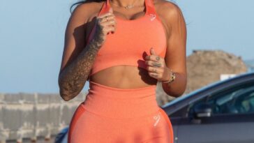 Nikita Jasmine is Seen Exercising on Seaham Beach (16 Photos)