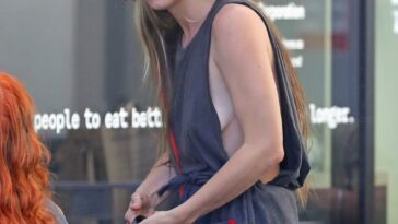 Braless Scout Willis Runs Into Friends While Heading to the Grocery Store (15 Photos)