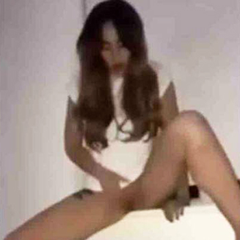 Stephanie Davis Nude Porn - Masturbating Video
