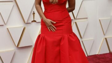 Tracee Ellis Ross Shows Off Her Tits at the 94th Annual Academy Awards (44 Photos)
