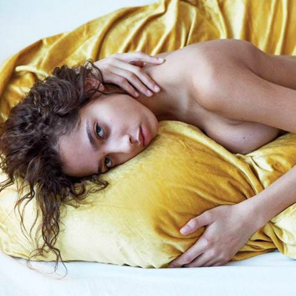 Yasmin Wijnaldum Nude & Sexy Pics Collection