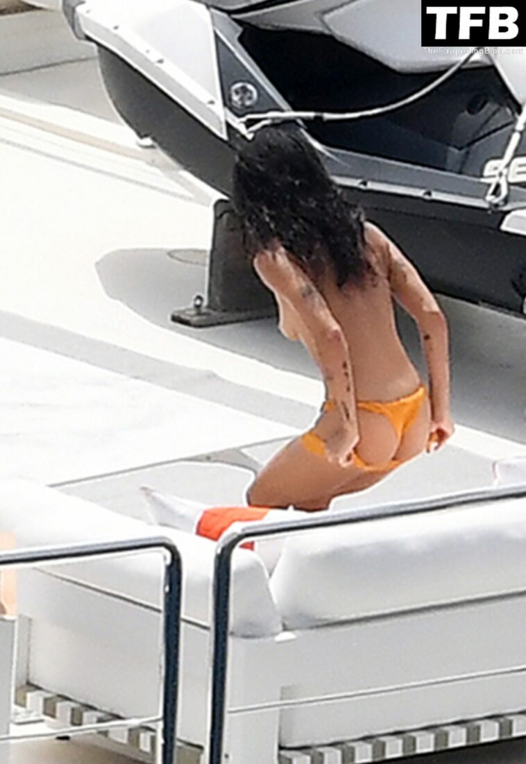 Zoe Kravitz & Channing Tatum Pack on the PDA While on a Romantic Holiday on a Mega Yacht in Italy (119 Photos)
