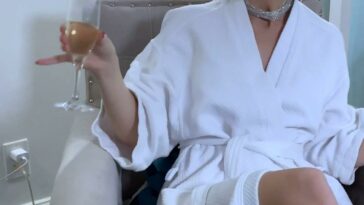 Amanda Cerny Chain Bikini Voyeur OnlyFans Video Leaked