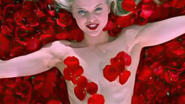 Mena Suvari Nude – American Beauty (14 Pics + Remastered & Enhanced Video)