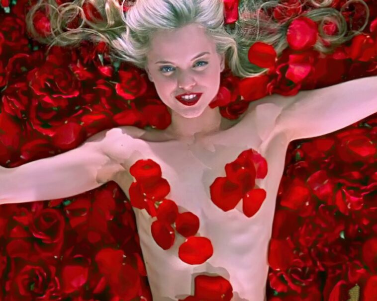Mena Suvari Nude – American Beauty (14 Pics + Remastered & Enhanced Video)