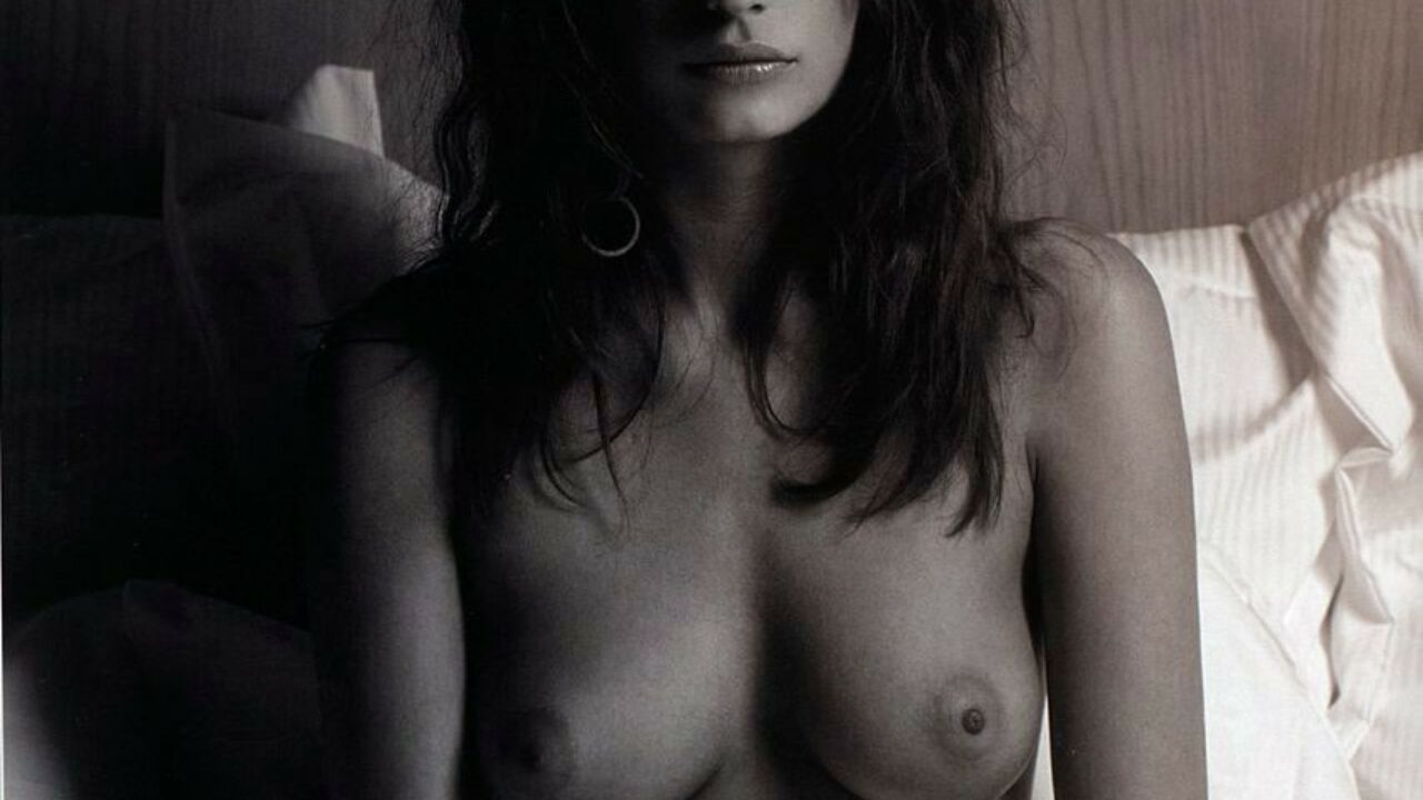 Reka Ebergenyi Nude & Sexy (5 Photos) - Famous Internet Girls