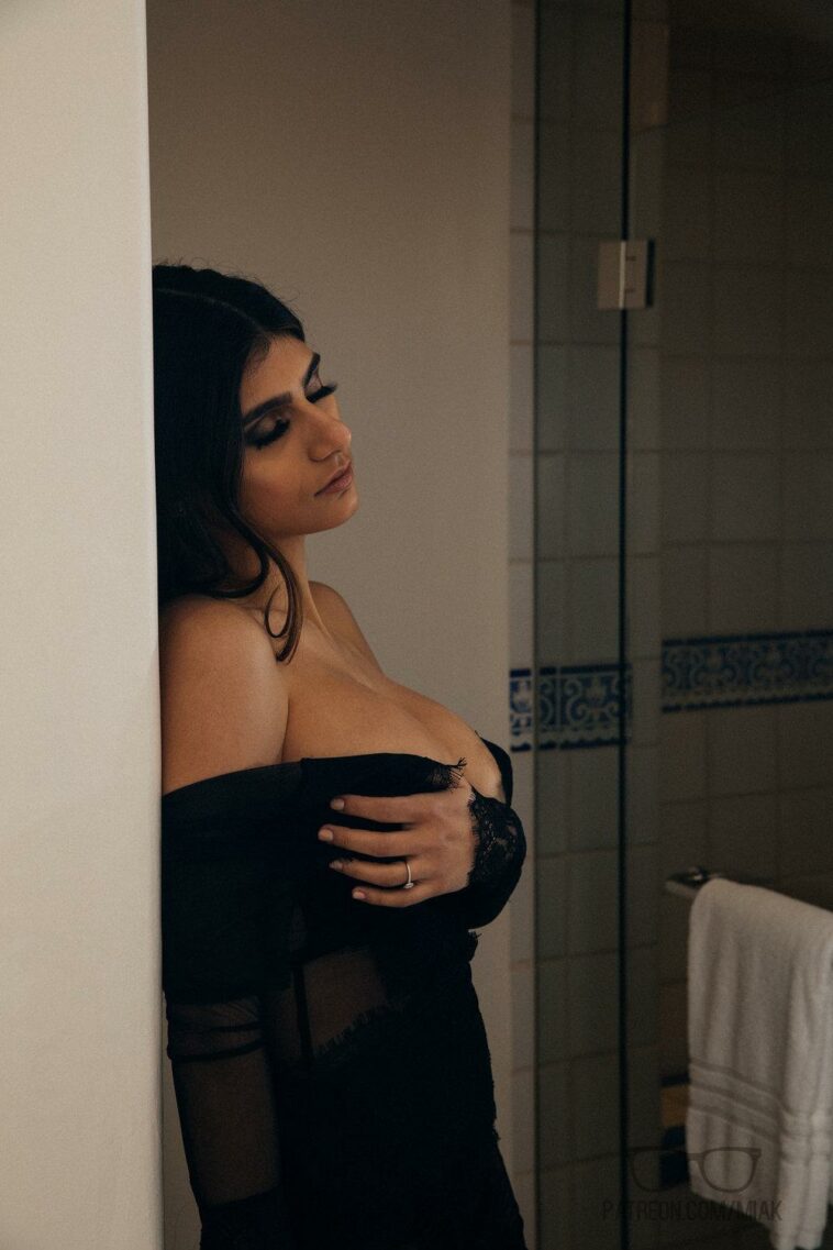 Mia Khalifa Sexy Lingerie Photoshoot Set Leaked