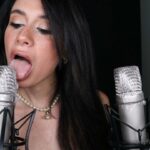 Ellie Alien Licking And Eating Mic Video Leaked - Famous Internet Girls