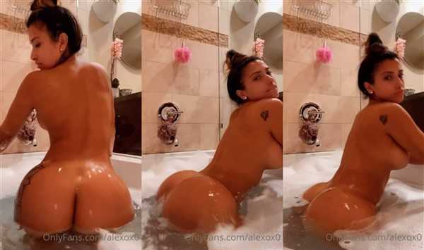 Alexox0 Nude Bathtub Video Leaked - Famous Internet Girls