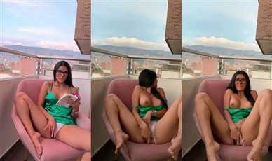 Hanna Miller Masturbation In Balcony Video Leaked - Famous Internet Girls