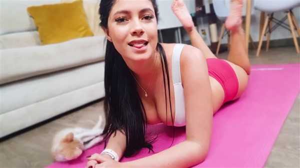 Marta Maria Santos Topless Workout At Home Video Leaked - Famous Internet Girls