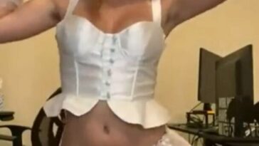 Bella Thorne Dancing Video