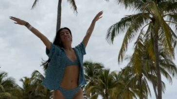 Charli D'Amelio Bikini Beach Dance Video Leaked