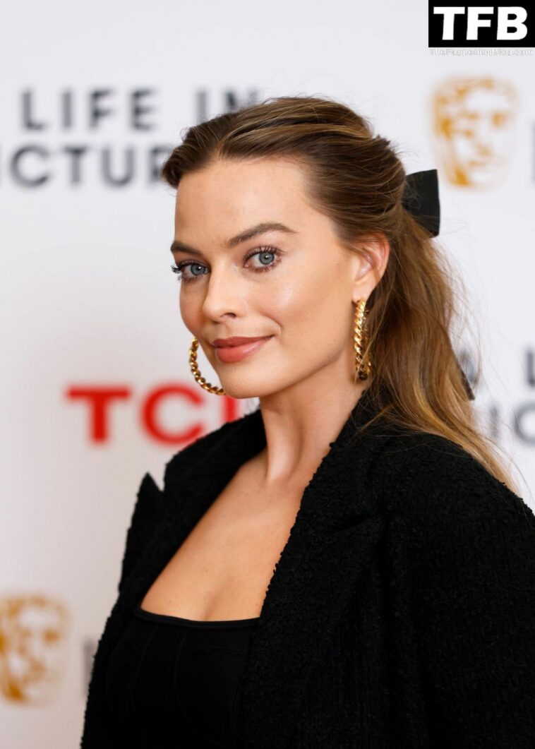 Margot Robbie Stuns on the Red Carpet at the Australian Premiere of “Babylon” in Sydney (175 Photos)