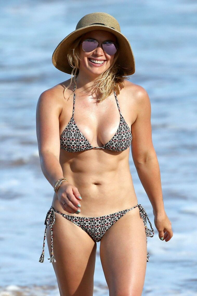 Hilary Duff Paparazzi Bikini Beach Set Leaked