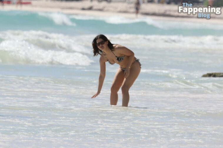Maren Morris Shows Off Her Sexy Bikini Body in Tulum (38 Photos)