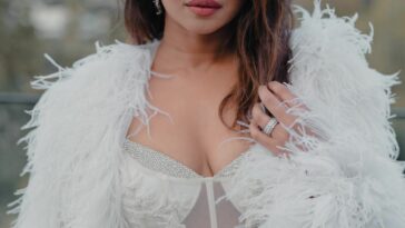 Priyanka Chopra Sexy (11 Photos)