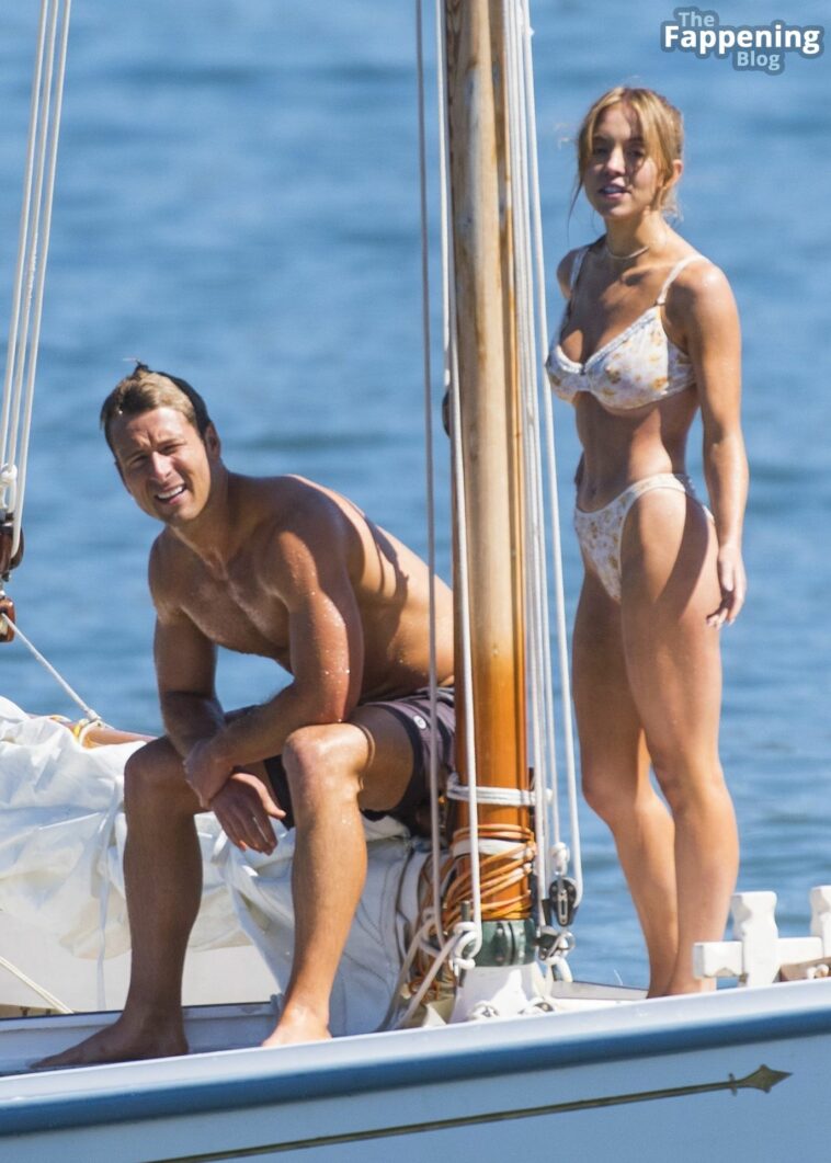 Sydney Sweeney & Glen Powell Swim Out to a Yacht Filming a New Movie in Sydney (144 Photos)