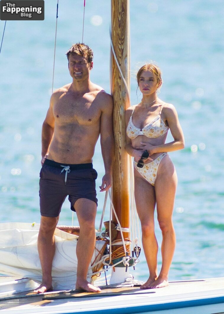 Sydney Sweeney & Glen Powell Swim Out to a Yacht While Filming in Sydney (130 Photos)