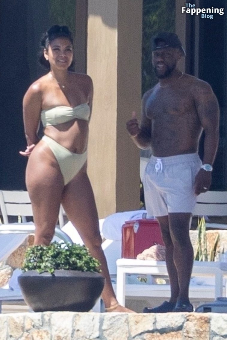 Eniko Hart & Kevin Hart Enjoy Some Vacation Time in Mexico (18 Photos)