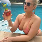 Stefania Ferrario Displays Her Sexy Boobs Posing in a Pink Bikini at the Pool (6 Photos)