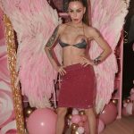 Nina Moric Flashes Her Nude Boobs at the Beauty Center Academy Opening in Rome (9 Photos)