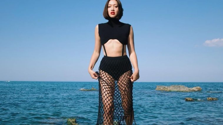 Tiffany Hsu Sexy (2 Photos)