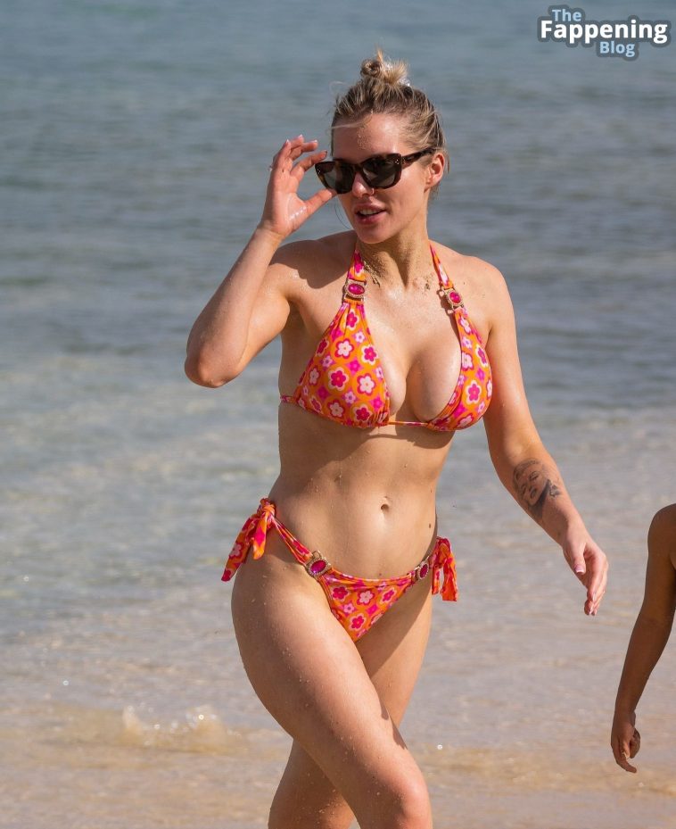 Helen Flanagan Flaunts Her Sexy Beach Body Figure During Her Sun-Soaked Caribbean Holiday in Barbados (89 Photos)