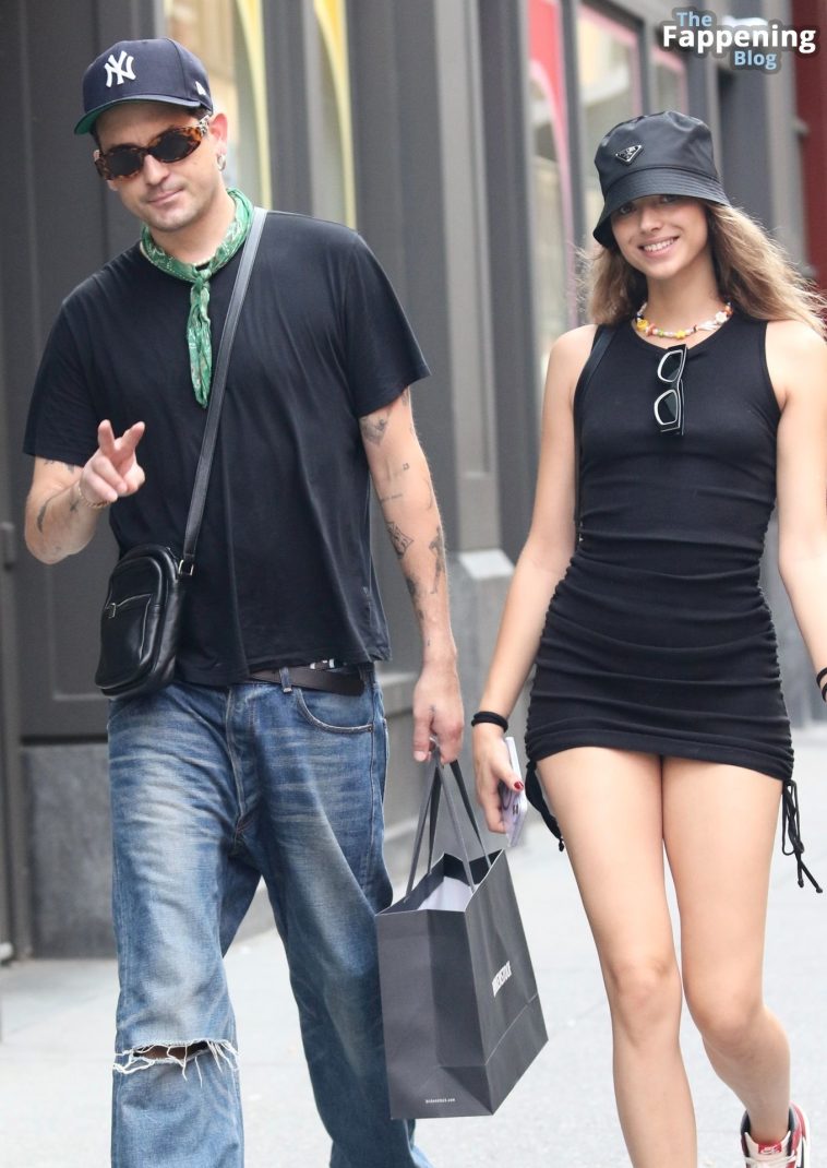 Jenaye Noah & G-Eazy Enjoy a Lunch Date with Their Dogs in NYC (35 Photos)