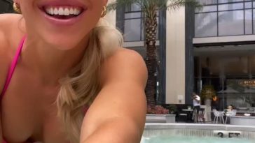 Olivia Harlan Dekker Flashes Her Nude Tit (1 Pic)