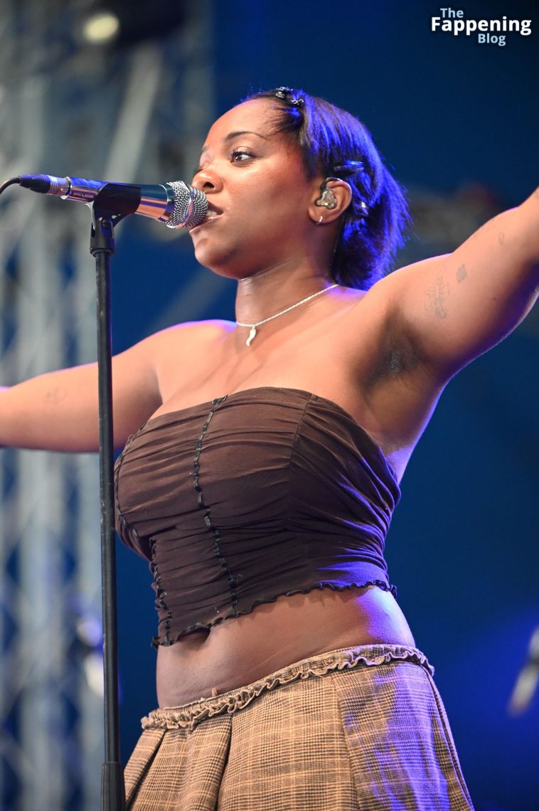 Rachel Chinouriri Performs at Tramlines Festival in Sheffield (45 Photos)