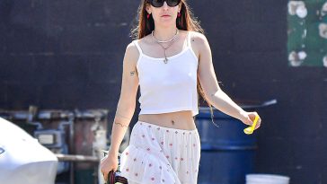 Braless Scout Willis Looks Fashionably Striking As She Runs Errands in Hollywood (21 Photos)