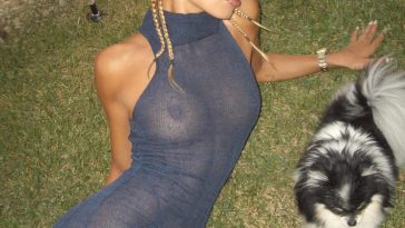 Jessica Goicoechea Flashes Her Nude Tits (3 Photos)