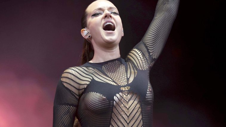 Tove Lo Flashes Her Nude Tits on Stage at the Way Out West Festival (11 Photos)
