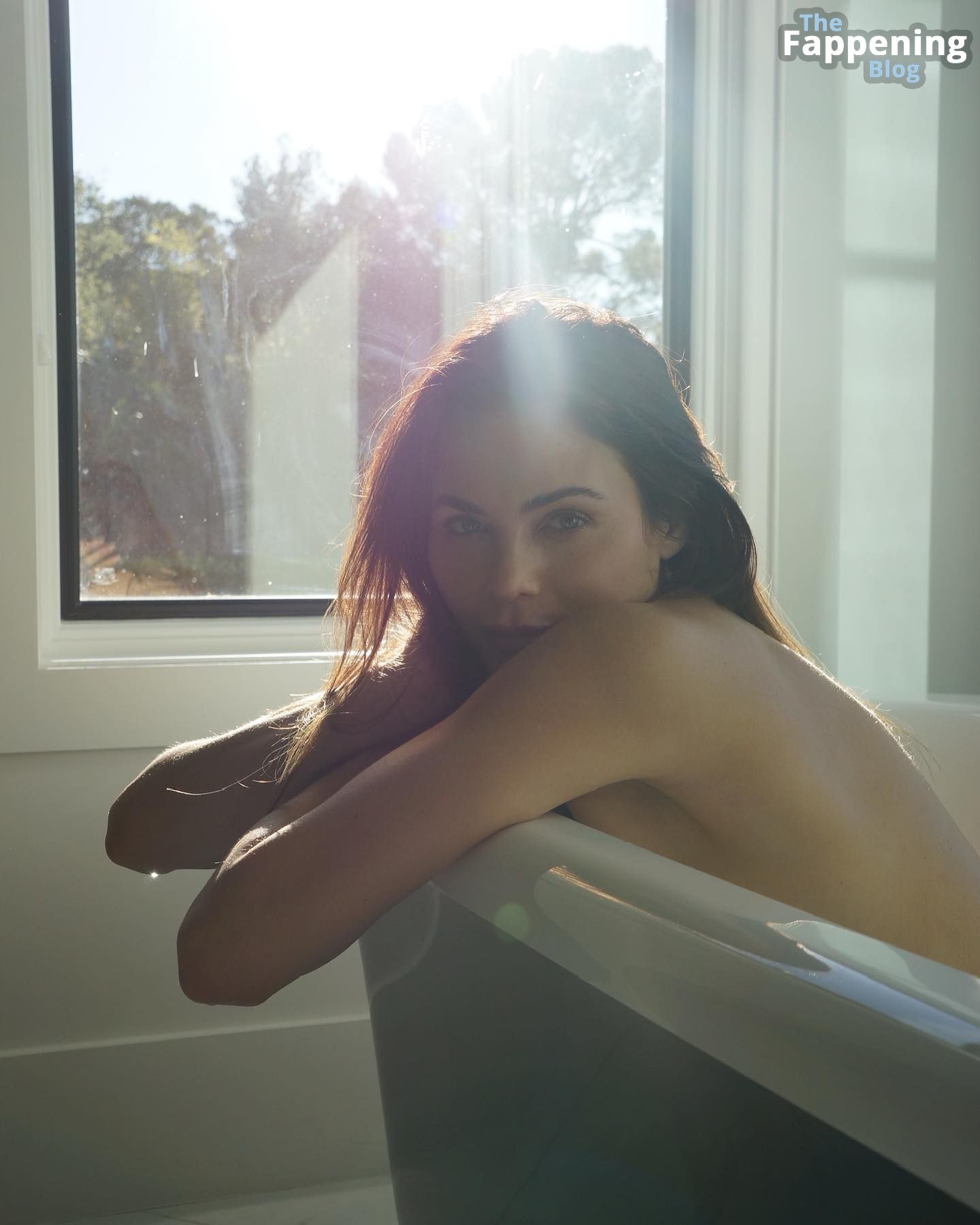 Jenna Dewan Poses Naked (3 Photos)