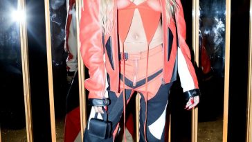 Tinashe Flashes Her Nude Tits at the NYFW Party (12 Photos)