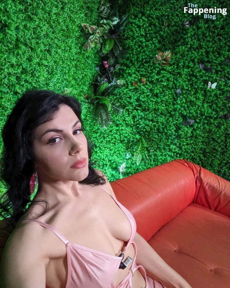 Valentina Nappi Sexy (1 Photo)