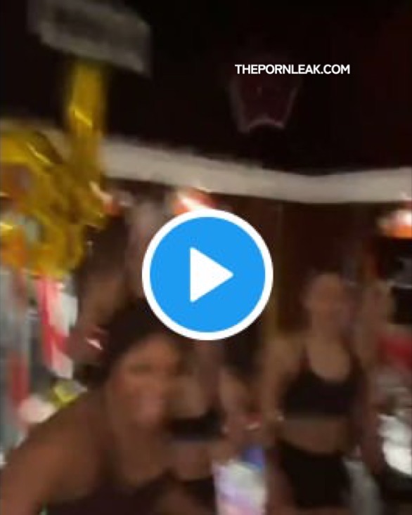 Waka Sabadell Nude Blowjob Nightclub Leaked! - Fapfappy
